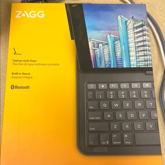 ZAGG Bluetooth Tablet Keyboard Case - Black - Picture 1 of 2